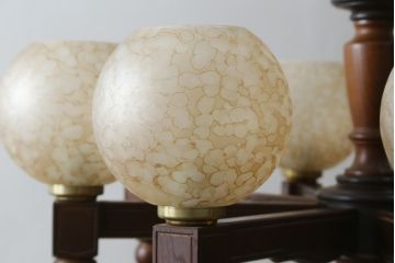 和製ビンテージ　松下電工(ナショナル)　木製のクラシックな八灯シャンデリア(天井照明、吊り下げ照明、ヴィンテージ)(R-077712)