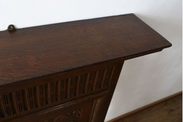 イギリスアンティーク　大型　オーク材　重厚感のある佇まいが魅力的なマントルピース(装飾、飾り棚、暖炉、ディスプレイ、英国)(R-077721)