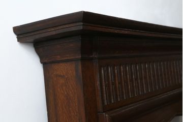 イギリスアンティーク　大型　オーク材　重厚感のある佇まいが魅力的なマントルピース(装飾、飾り棚、暖炉、ディスプレイ、英国)(R-077721)