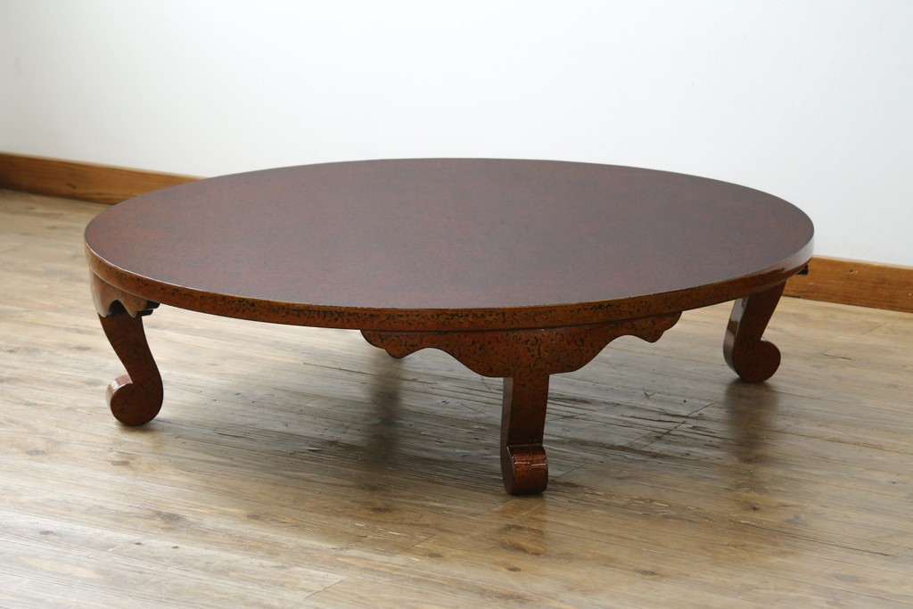 新古　未使用展示品　津軽塗りの独特な模様と特徴的な脚のデザインが目を惹く丸座卓　(R-077722)