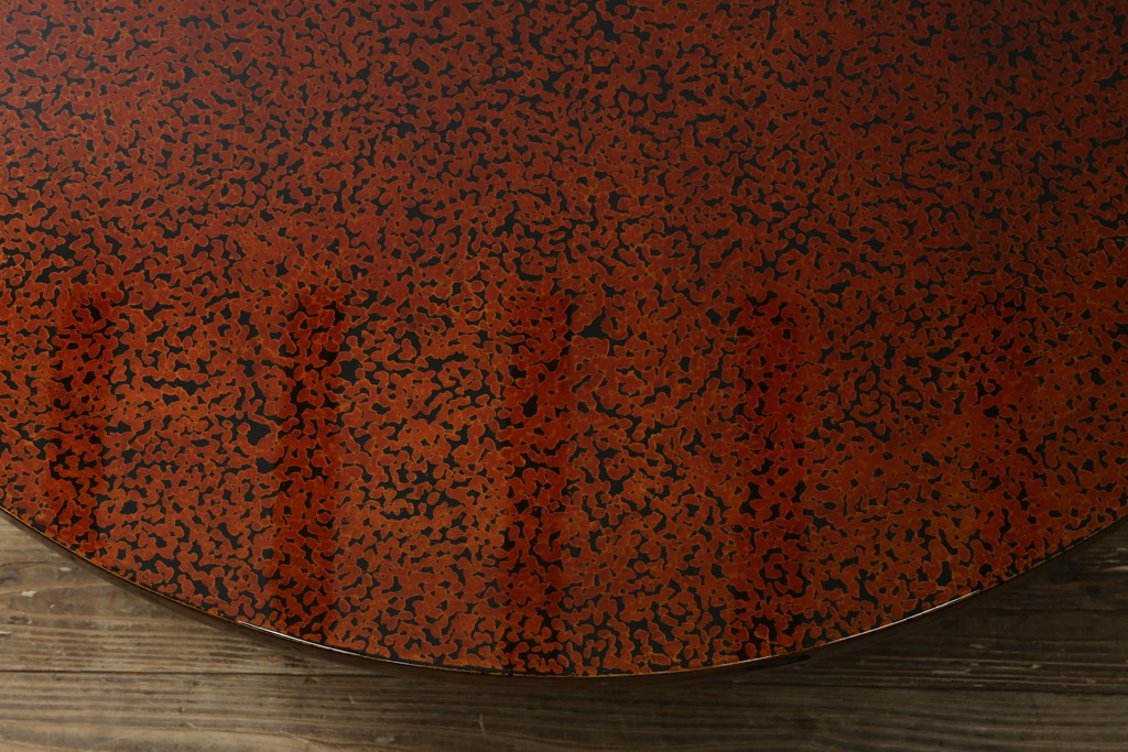 新古　未使用展示品　津軽塗りの独特な模様と特徴的な脚のデザインが目を惹く丸座卓　(R-077722)