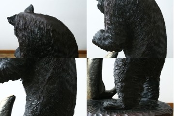 特大サイズ　高さ1m23cm　細部にまで彫り込まれた臨場感あふれる木彫りの熊　(R-077723)