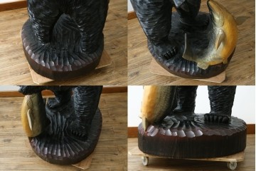 特大サイズ　高さ1m23cm　細部にまで彫り込まれた臨場感あふれる木彫りの熊　(R-077723)