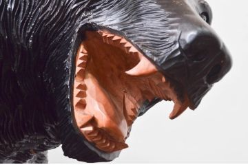 特大サイズ　高さ71cm　細部にまで彫り込まれた臨場感あふれる木彫りの熊(立像、置物、置き物、ディスプレイ、クマ、くま、鮭)(R-077723)