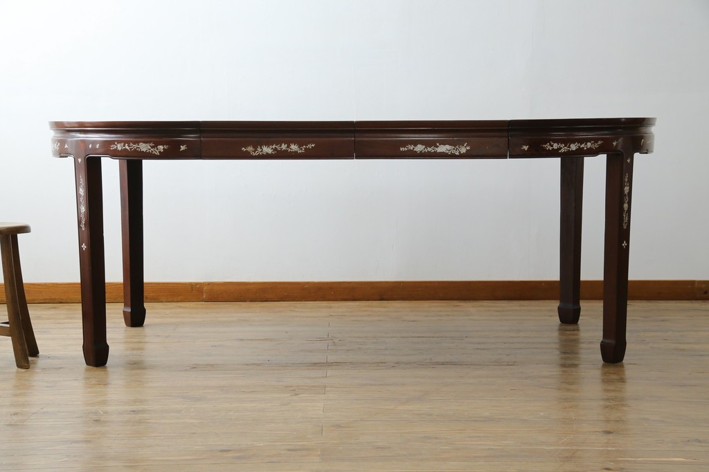 和製ビンテージ　高級品!!　花梨(カリン)材　象嵌入り　華やかな螺鈿(ラデン)細工が美しいエクステンションテーブル　(R-077727)