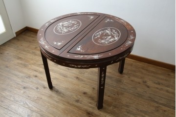 和製ビンテージ　高級品!!　花梨(カリン)材　象嵌入り　華やかな螺鈿(ラデン)細工が美しいエクステンションテーブル　(R-077727)