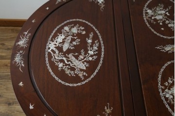 和製ビンテージ　高級品!!　花梨(カリン)材　象嵌入り　華やかな螺鈿(ラデン)細工が美しいエクステンションテーブル　(R-077727)