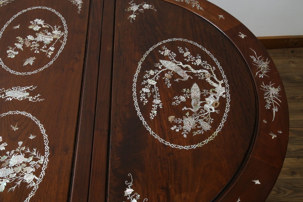 和製ビンテージ　高級品!!　花梨(カリン)材　象嵌入り　華やかな螺鈿(ラデン)細工が美しいエクステンションテーブル　(R-077727)