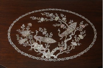 和製ビンテージ　高級品!!　花梨(カリン)材　象嵌入り　華やかな螺鈿(ラデン)細工が美しいエクステンションテーブル　(R-077727)