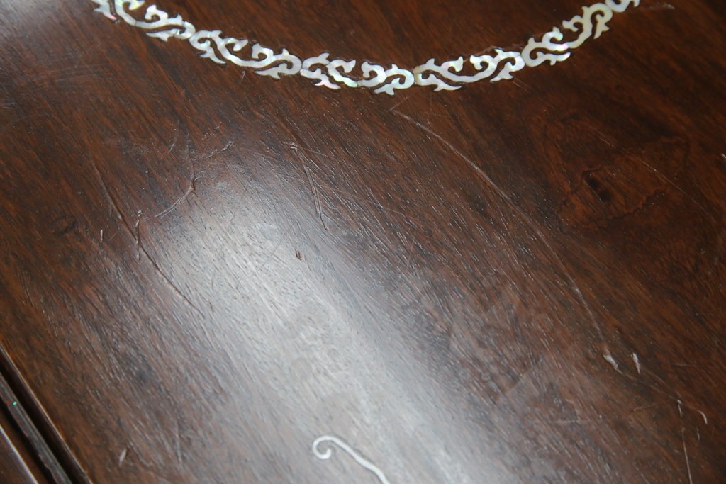 和製ビンテージ　高級品!!　花梨(カリン)材　象嵌入り　華やかな螺鈿(ラデン)細工が美しいエクステンションテーブル　(R-077727)