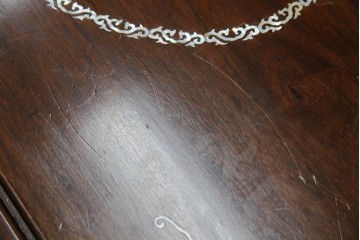 和製ビンテージ　高級品!!　花梨(カリン)材　象嵌入り　華やかな螺鈿(ラデン)細工が美しいエクステンションテーブル　(R-077727)