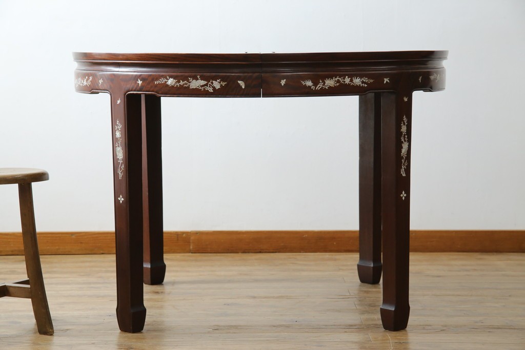 和製ビンテージ　高級品!!　花梨(カリン)材　象嵌入り　華やかな螺鈿(ラデン)細工が美しいエクステンションテーブル　(R-077727)