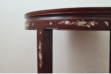 和製ビンテージ　高級品!!　花梨(カリン)材　象嵌入り　華やかな螺鈿(ラデン)細工が美しいエクステンションテーブル(ダイニングテーブル、食卓、ラウンドテーブル、丸テーブル、4人掛け、6人掛け、ヴィンテージ)(R-077727)