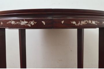和製ビンテージ　高級品!!　花梨(カリン)材　象嵌入り　華やかな螺鈿(ラデン)細工が美しいエクステンションテーブル(ダイニングテーブル、食卓、ラウンドテーブル、丸テーブル、4人掛け、6人掛け、ヴィンテージ)(R-077727)