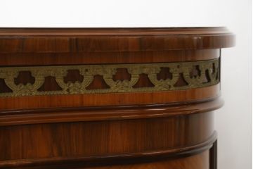 中古　六本木アピス(APIS)取り扱い　イタリア最高級家具　MARCONI ARTE(マルコーニ アルテ)　真鍮飾りが美しい象嵌入りサイドボード(サイドキャビネット、収納棚、戸棚)(定価約200万円)(R-077729)