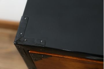 和製アンティーク　美品!!　専門店にてリペア済み品　本漆塗り　前面欅(ケヤキ)材　上品な佇まいで和の空間を引き立てる仙台箪笥(収納たんす、整理タンス、時代箪笥、引き出し、チェスト)(R-077731)