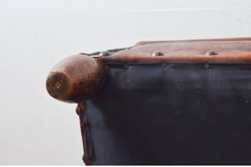 ジャンク品　フランスアンティーク　本革　朽ちた姿が芸術的なフレンチレザーソファ(クラブソファ、ラウンジソファ、一人掛けソファ、1P、アームソファ)(R-077747)