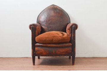 ジャンク品　フランスアンティーク　本革　ユニークなフォルムが魅力的!置くだけで絵になるフレンチレザーソファ(クラブソファ、ラウンジソファ、一人掛けソファ、1P、アームソファ)(R-077748)