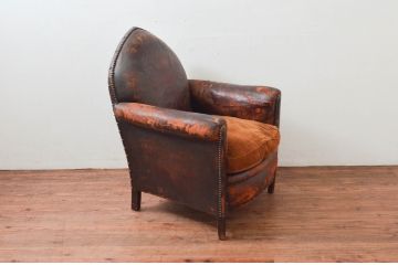 ジャンク品　フランスアンティーク　本革　ユニークなフォルムが魅力的!置くだけで絵になるフレンチレザーソファ(クラブソファ、ラウンジソファ、一人掛けソファ、1P、アームソファ)(R-077748)