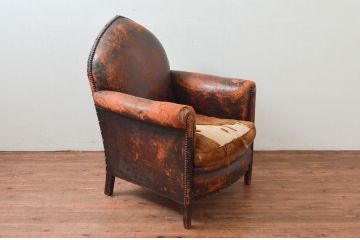 ジャンク品　フランスアンティーク　本革　ユニークなフォルムが魅力的!置くだけで絵になるフレンチレザーソファ(クラブソファ、ラウンジソファ、一人掛けソファ、1P、アームソファ)(R-077749)