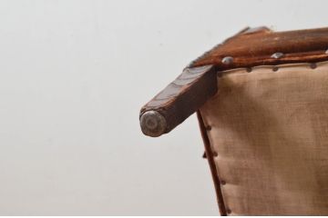 ジャンク品　フランスアンティーク　本革　シェルモチーフの背もたれが可愛らしいフレンチレザーソファ(シェルソファ、クラブソファ、ラウンジソファ、一人掛けソファ、1P、アームソファ)(R-077751)