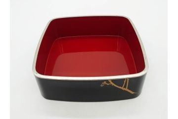 玉峰作　「梅花」　上品な梅の蒔絵が美しい御重箱&重台(木製、三段重箱、漆器、お重、共箱付き)(R-077753)