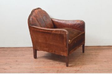 ジャンク品　フランスアンティーク　本革　シェルモチーフの背もたれが可愛らしいフレンチレザーソファ(シェルソファ、クラブソファ、ラウンジソファ、一人掛けソファ、1P、アームソファ)(R-077754)