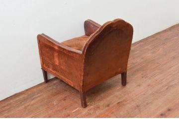 ジャンク品　フランスアンティーク　本革　シェルモチーフの背もたれが可愛らしいフレンチレザーソファ(シェルソファ、クラブソファ、ラウンジソファ、一人掛けソファ、1P、アームソファ)(R-077754)