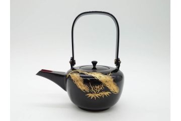 龍玉作　松竹梅の沈金彫が見事な御屠蘇器(鈴木孫次、蒔絵、漆器、木製、盃、杯、銚子、おとそ)(R-077755)