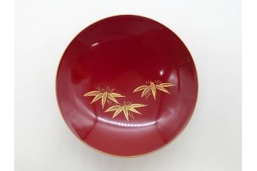 龍玉作　松竹梅の沈金彫が見事な御屠蘇器(鈴木孫次、蒔絵、漆器、木製、盃、杯、銚子、おとそ)(R-077755)