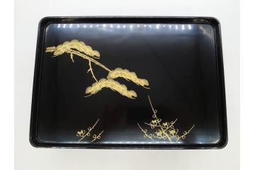 龍玉作　松竹梅の沈金彫が見事な御屠蘇器(鈴木孫次、蒔絵、漆器、木製、盃、杯、銚子、おとそ)(R-077755)