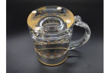 1986年　スウェーデン　KOSTA BODA(コスタボダ)　キリンビアマグコレクション　コレクターズグラス　ジュニア・ゴールド　金彩と細やかな装飾が美しいビアマグ(ジョッキ、KIRIN COLLECTORS GLASS、北欧)(R-077758)