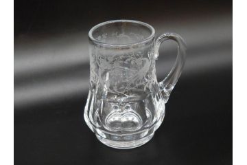 1981年　フランス　Baccarat　バカラ　キリンビアマグコレクション　コレクターズグラス　クリスタルガラス　鳳凰と草花のデザインが優美なビアマグ(KIRIN COLLECTORS GLASS、ジョッキ、グラス、フルレッドクリスタルガラス)(R-077762)