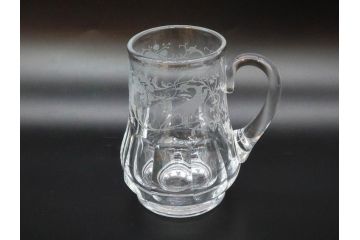 1981年　フランス　Baccarat　バカラ　キリンビアマグコレクション　コレクターズグラス　クリスタルガラス　鳳凰と草花のデザインが優美なビアマグ(KIRIN COLLECTORS GLASS、ジョッキ、グラス、フルレッドクリスタルガラス)(R-077762)