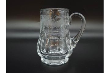 1981年　フランス　Baccarat　バカラ　キリンビアマグコレクション　コレクターズグラス　クリスタルガラス　鳳凰と草花のデザインが優美なビアマグ(KIRIN COLLECTORS GLASS、ジョッキ、グラス、フルレッドクリスタルガラス)(R-077762)