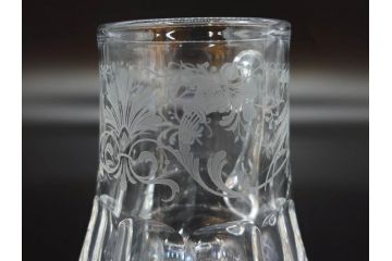 1981年　フランス　Baccarat　バカラ　キリンビアマグコレクション　コレクターズグラス　クリスタルガラス　鳳凰と草花のデザインが優美なビアマグ(KIRIN COLLECTORS GLASS、ジョッキ、グラス、フルレッドクリスタルガラス)(R-077762)