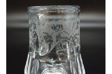 1981年　フランス　Baccarat　バカラ　キリンビアマグコレクション　コレクターズグラス　クリスタルガラス　鳳凰と草花のデザインが優美なビアマグ(KIRIN COLLECTORS GLASS、ジョッキ、グラス、フルレッドクリスタルガラス)(R-077762)
