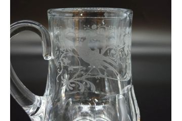 1981年　フランス　Baccarat　バカラ　キリンビアマグコレクション　コレクターズグラス　クリスタルガラス　鳳凰と草花のデザインが優美なビアマグ(KIRIN COLLECTORS GLASS、ジョッキ、グラス、フルレッドクリスタルガラス)(R-077762)