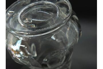 1981年　フランス　Baccarat　バカラ　キリンビアマグコレクション　コレクターズグラス　クリスタルガラス　鳳凰と草花のデザインが優美なビアマグ(KIRIN COLLECTORS GLASS、ジョッキ、グラス、フルレッドクリスタルガラス)(R-077762)