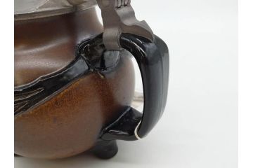 ドイツ　MERKELBACH(メルケルバッハ)　　限定3000　503/3000　524/3000　丸いフォルムとユニークなモチーフが可愛らしいビアマグ2点セット(蓋付き、ビールジョッキ、陶器、1757年、1902年、外箱付)(R-077767)