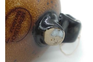 ドイツ　MERKELBACH(メルケルバッハ)　　限定3000　503/3000　524/3000　丸いフォルムとユニークなモチーフが可愛らしいビアマグ2点セット(蓋付き、ビールジョッキ、陶器、1757年、1902年、外箱付)(R-077767)