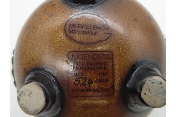ドイツ　MERKELBACH(メルケルバッハ)　　限定3000　503/3000　524/3000　丸いフォルムとユニークなモチーフが可愛らしいビアマグ2点セット(蓋付き、ビールジョッキ、陶器、1757年、1902年、外箱付)(R-077767)