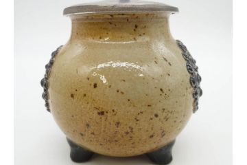 ドイツ　MERKELBACH(メルケルバッハ)　　限定3000　503/3000　524/3000　丸いフォルムとユニークなモチーフが可愛らしいビアマグ2点セット(蓋付き、ビールジョッキ、陶器、1757年、1902年、外箱付)(R-077767)