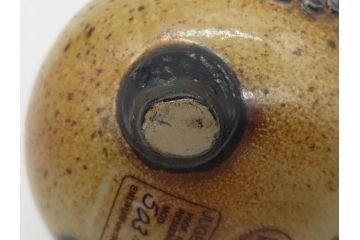 ドイツ　MERKELBACH(メルケルバッハ)　　限定3000　503/3000　524/3000　丸いフォルムとユニークなモチーフが可愛らしいビアマグ2点セット(蓋付き、ビールジョッキ、陶器、1757年、1902年、外箱付)(R-077767)