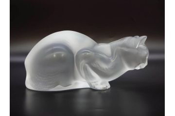 1932年　フランス　LALIQUE(ラリック)　猫　可愛らしいフォルムの猫のオブジェ(ルネ・ラリック、伏せる猫、キャット、ディスプレイ、置物、クリスタルガラス、箱付き)(R-077774)