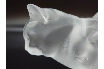 1932年　フランス　LALIQUE(ラリック)　猫　可愛らしいフォルムの猫のオブジェ(ルネ・ラリック、伏せる猫、キャット、ディスプレイ、置物、クリスタルガラス、箱付き)(R-077774)