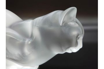 1932年　フランス　LALIQUE(ラリック)　猫　可愛らしいフォルムの猫のオブジェ(ルネ・ラリック、伏せる猫、キャット、ディスプレイ、置物、クリスタルガラス、箱付き)(R-077774)