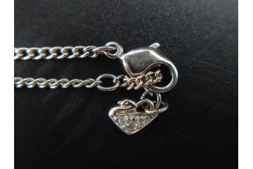 オーストリア　SWAROVSKI(スワロフスキー)　上品な輝きを放つペンダント&スターオーナメント(アクセサリー、首飾り、ネックレス、昆虫、クリスマスデコレーション、アクセサリー、装飾物、星、外箱付き)(R-077776)