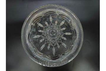 アイルランド　WATERFORD(ウォーターフォード)　カットが美しい気品漂う花瓶(フラワーベース、花入れ、花器、クリスタル)(R-077777)