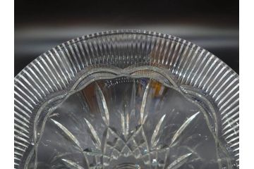 アイルランド　WATERFORD(ウォーターフォード)　カットが美しい気品漂う花瓶(フラワーベース、花入れ、花器、クリスタル)(R-077777)